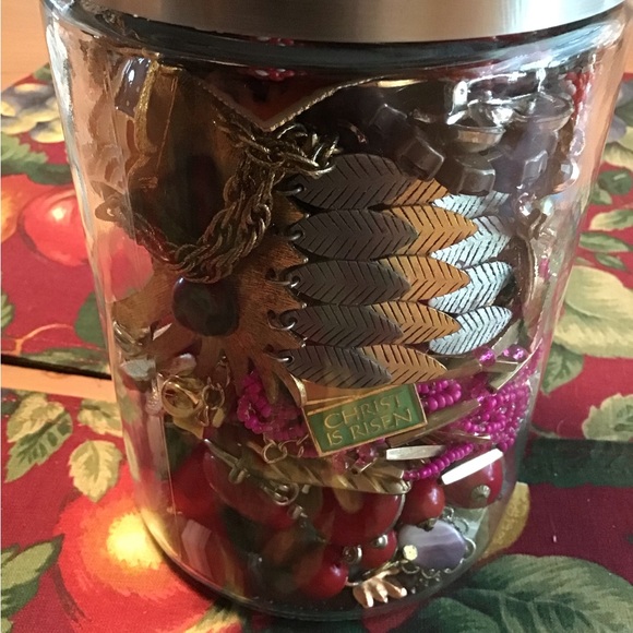 JEWELRY JAR LARGE SIZE VINTAGE & COSTUME MIX NO CRAFT ACTUAL JAR SHOWN - Picture 2 of 5